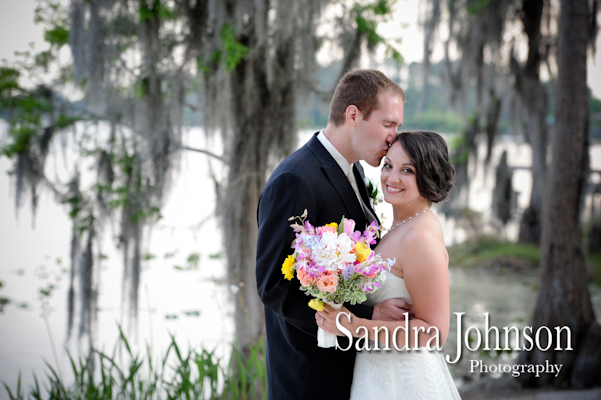 Best Lakeside wedding at Paradise Cove in Orlando, Florida - Wedding photographer - Sandra Johnson (SJFoto.com)